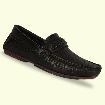 TRUDGE Black Loafer For Men - 2002